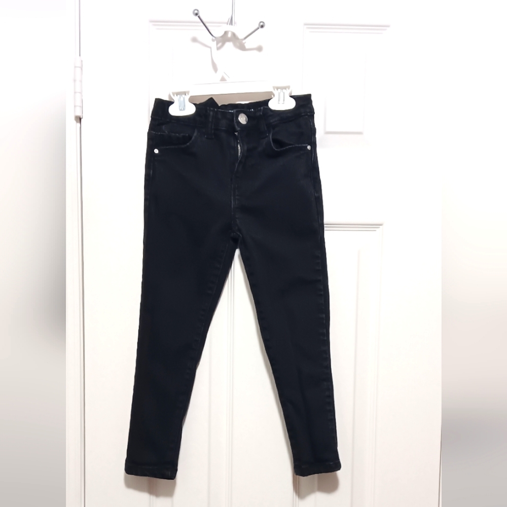 Pre-owned 5-6years old black skinny Denim&Co.  jeans w/ adjustable waist 4 girls